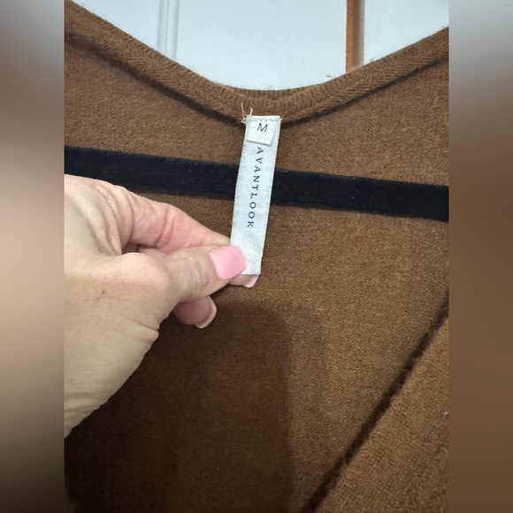 Avantlook Lantern Sleeve Sweater - Picture 6 of 8